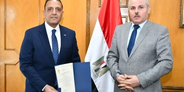 د. أحمد عزمي عميدا لكلية التجارة بجامعة القناة 1 - جريدة المساء