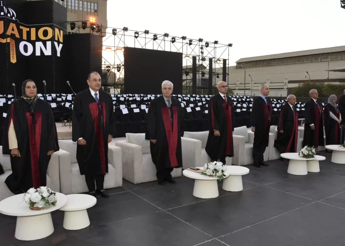 وزير التعليم العالي يشهدحفل تخرج الدفعة 71 بهندسة عين شمس 20 - جريدة المساء وزير التعليم العالي يشهدحفل تخرج الدفعة 71 بهندسة عين شمس 19 - جريدة المساء