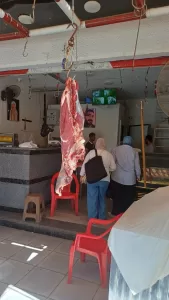 الرقابة تقتحم مطاعم شهيرة بالشروق وتكشف كوارث غذائية كبرى 31 - جريدة المساء