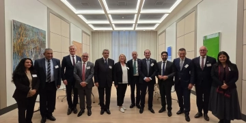 كجوك.. في لقائه مع وزير الاقتصاد بـ «فرانكفورت هسة»: نستهدف تعزيز التعاون المشترك بين مصر وألمانيا 1 - جريدة المساء