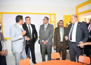 استعدادا للعام الدراسى الجديد -محافظ قنا يفتتح مدرسة نجع الرماش الابتدائية بعد تطويرها بقرية كرم عمران 17 - جريدة المساء