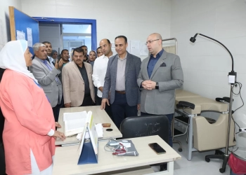 محافظ بني سويف يتفقد انتظام العمل بوحدة طب الأسرة بقرية السلطاني 31 - جريدة المساء