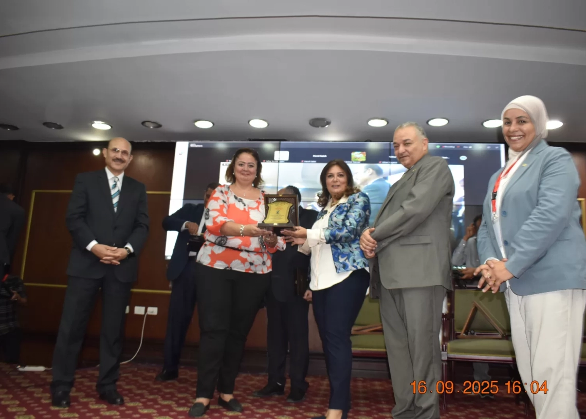 رئيس جامعة مدينة السادات تشهد ختام فعاليات المؤتمر الدولي الثالث للهندسة الوراثية وافتتاحات 19 - جريدة المساء