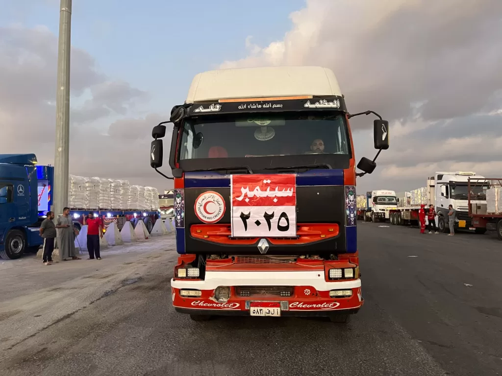 الهلال الأحمر لليوم الـ 31 يدخل 2500 طن مساعدات غذائية وطبية عاجلة إلى غزة 23 - جريدة المساء