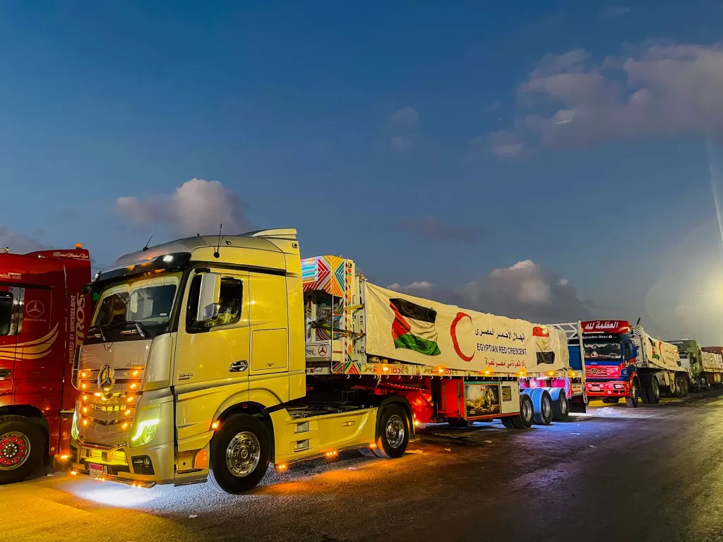 الهلال الأحمر لليوم الـ 29 يمدَّ أهالى غزة بـ 2700 طن مساعدات غذائية وإغاثية 20 - جريدة المساء