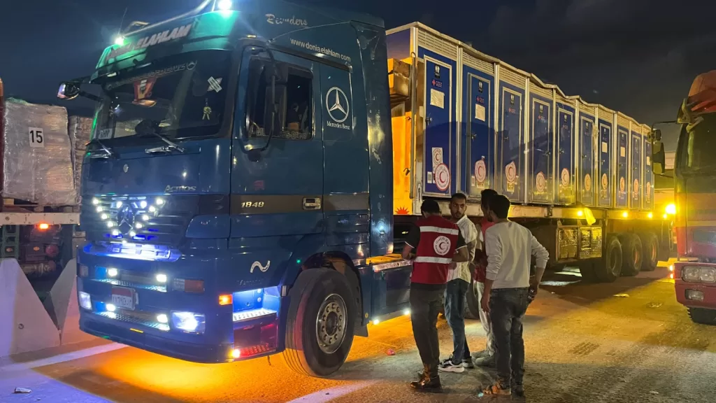 عطاء من لايخشى الفاقة.. الهلال الأحمر يدخل أكثر من 2400 طن مساعدات إنسانية إلى غزة 18 - جريدة المساء