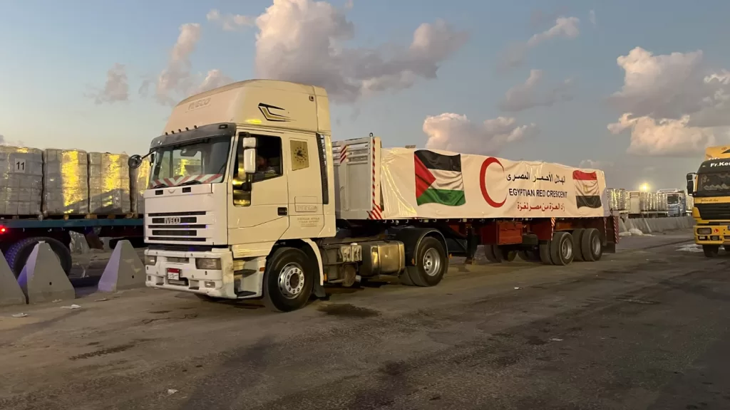 عطاء من لايخشى الفاقة.. الهلال الأحمر يدخل أكثر من 2400 طن مساعدات إنسانية إلى غزة 20 - جريدة المساء