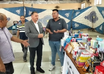 رئيس مركز ومدينة سيدى سالم يتفقد معرض أهلا مدارس بدار المناسبات 18 - جريدة المساء