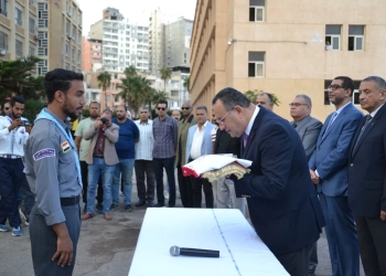 رئيس جامعة الإسكندرية يتفقد سير الدراسة فى أول أيام العام الجامعى 17 - جريدة المساء
