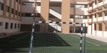 كافة التيسيرات لطلاب مدرسة التجارة الفنية المتقدمة بأسوان ونقلهم لأقرب مدرسة 1 - جريدة المساء