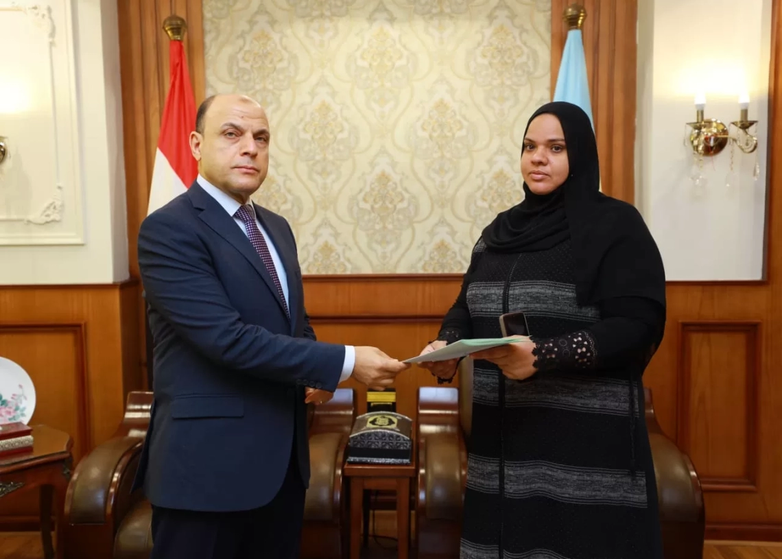 محافظ كفرالشيخ يُسلّم 26 عقود تقنين أراضي أملاك دولة للمستفيدين من المواطنين 17 - جريدة المساء