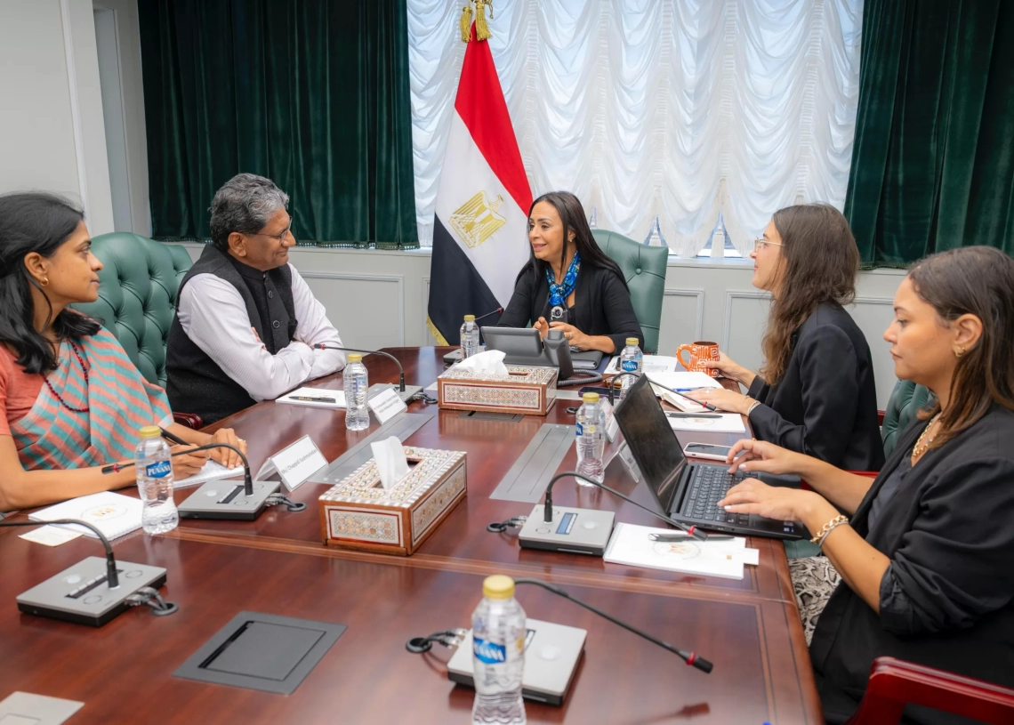 وزيرة التضامن والسفير الهندى