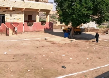 محافظ أسوان: بمشاركة مجتمعية إعادة إحياء مشروع الصرف الصحى المتوقف منذ 2009 بمنطقة المسيتود بالكرور بتكلفة 60 مليون جنيه 33 - جريدة المساء