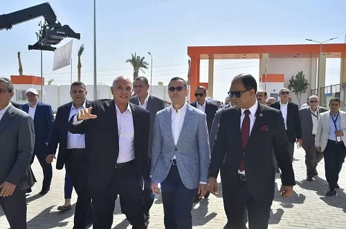 المهندس حسن الخطيب، وزير الاستثمار والتجارة الخارجية، وليد جمال الدين، رئيس الهيئة العامة للمنطقة الاقتصادية لقناة السويس،
