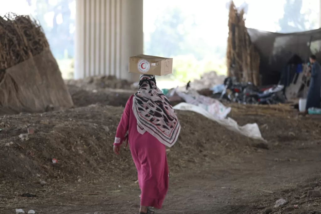 الهلال الأحمر يُطلق قافلة إغاثية لمتضررى فيضان النيل بالمنوفية 21 - جريدة المساء