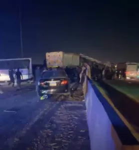 فاجعة طريق السويس.. تصادم مروع أمام «هايبر وان» يخلف وفيات وإصابات 22 - جريدة المساء فاجعة طريق السويس.. تصادم مروع أمام «هايبر وان» يخلف وفيات وإصابات 21 - جريدة المساء