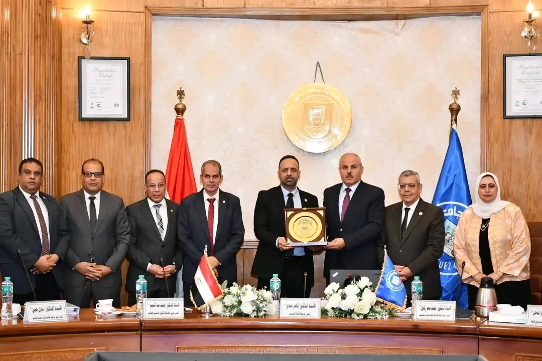 جامعة القناة تكرم د.جمال المصري الفائز بجائزة الدولة 19 - جريدة المساء