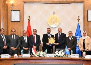 جامعة القناة تكرم د.جمال المصري الفائز بجائزة الدولة 23 - جريدة المساء