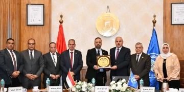 جامعة القناة تكرم د.جمال المصري الفائز بجائزة الدولة 1 - جريدة المساء