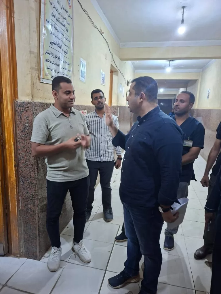 وكيل صحة قنا يفاجئ مستشفى دشنا ويحيل المخالفين للتحقيق 19 - جريدة المساء