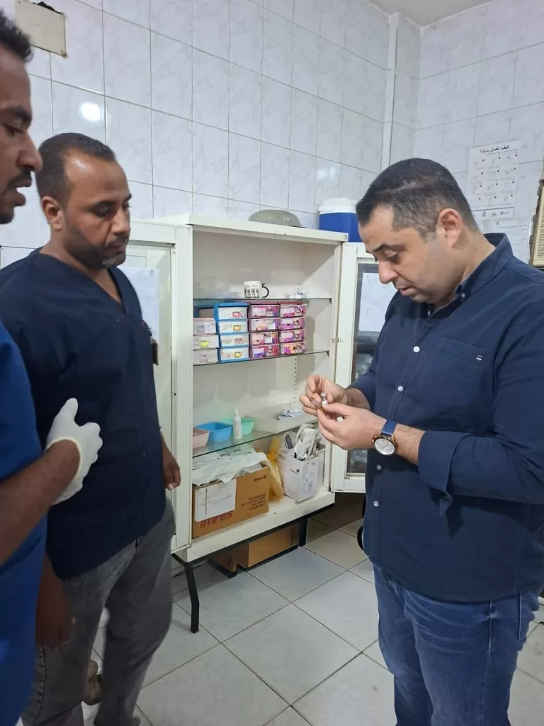 وكيل صحة قنا يفاجئ مستشفى دشنا ويحيل المخالفين للتحقيق 23 - جريدة المساء