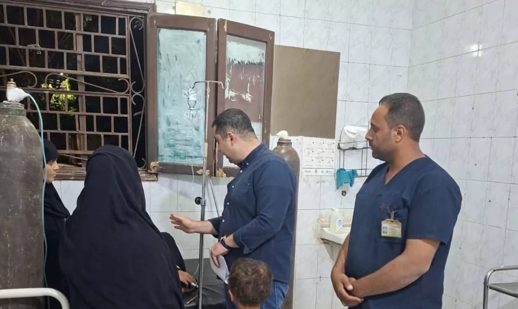 وكيل صحة قنا يفاجئ مستشفى دشنا ويحيل المخالفين للتحقيق 27 - جريدة المساء