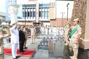 إحتفالاً بالذكرى الـ٥٢ لإنتصارات أكتوبر المجيدة.. محافظ الشرقية يضع إكليلاً من الزهور على النصب التذكاري للشهداء 29 - جريدة المساء