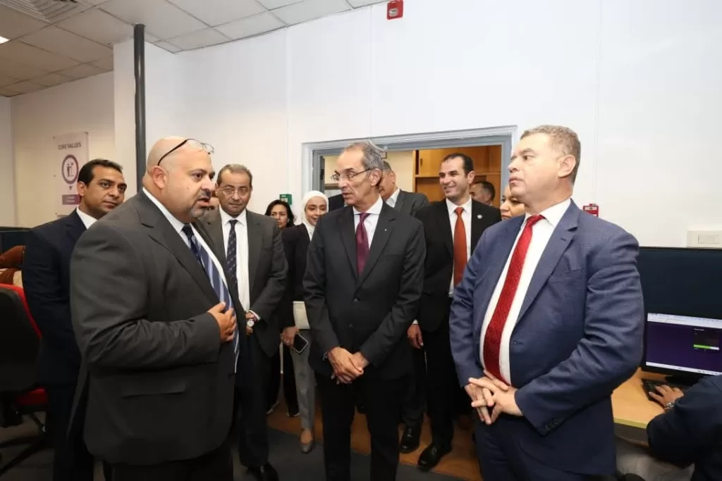 التحول الرقمي يصل قنا.. وزير الاتصالات يتابع تطوير المدارس والخدمات الحكومية والطبية 38 - جريدة المساء التحول الرقمي يصل قنا.. وزير الاتصالات يتابع تطوير المدارس والخدمات الحكومية والطبية 37 - جريدة المساء