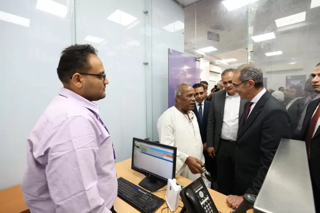 التحول الرقمي يصل قنا.. وزير الاتصالات يتابع تطوير المدارس والخدمات الحكومية والطبية 27 - جريدة المساء