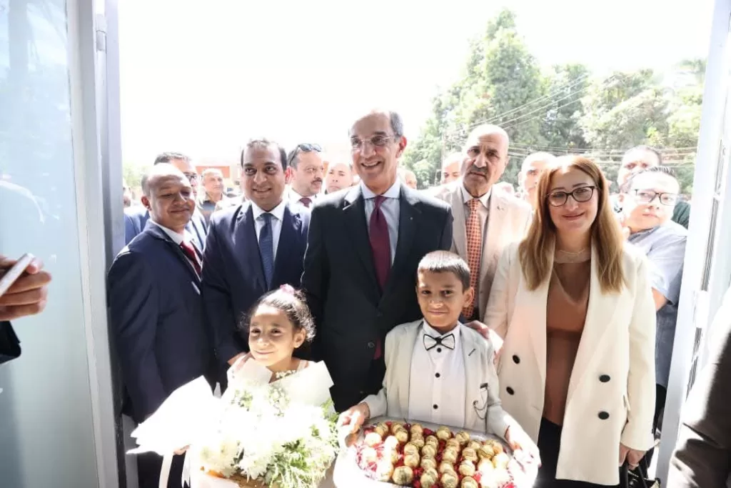 التحول الرقمي يصل قنا.. وزير الاتصالات يتابع تطوير المدارس والخدمات الحكومية والطبية 21 - جريدة المساء