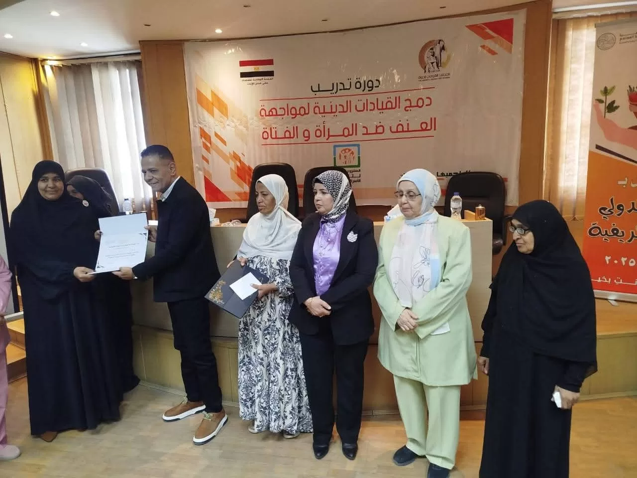 قنا تحتفل باليوم الدولي للمرأة الريفية وتكرم نماذج مضيئة من سيدات القرى 33 - جريدة المساء