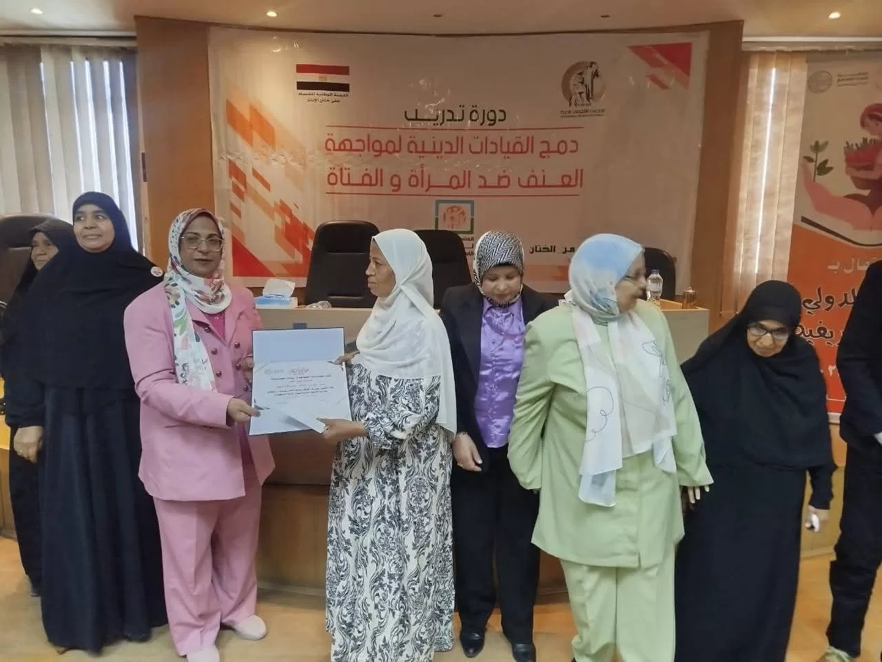 قنا تحتفل باليوم الدولي للمرأة الريفية وتكرم نماذج مضيئة من سيدات القرى 27 - جريدة المساء