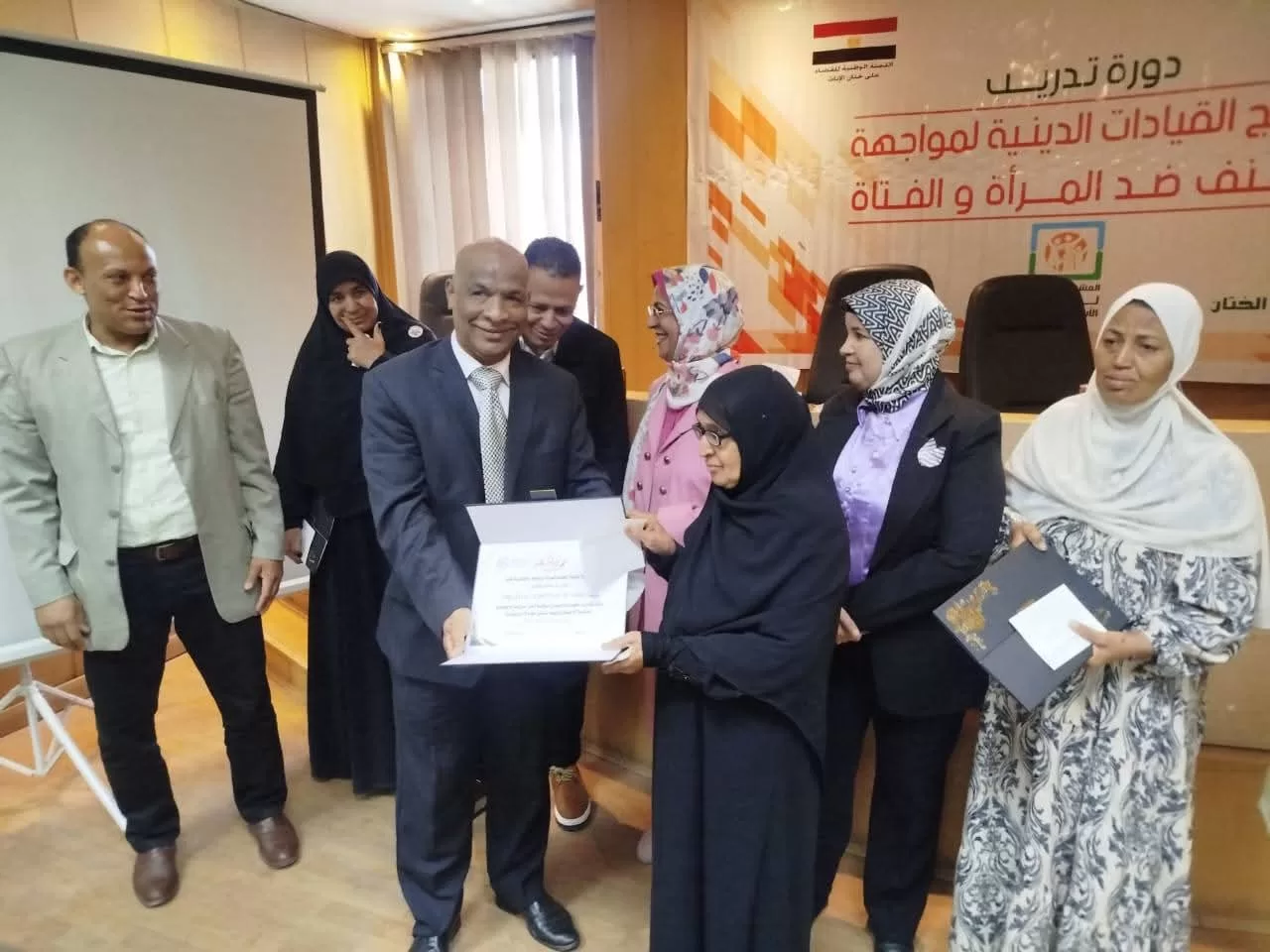 قنا تحتفل باليوم الدولي للمرأة الريفية وتكرم نماذج مضيئة من سيدات القرى 25 - جريدة المساء