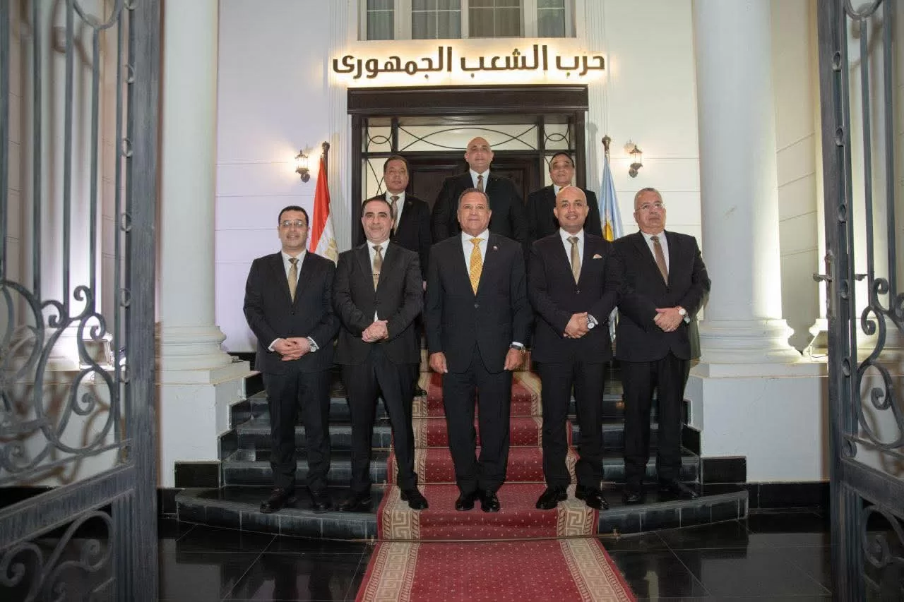 «الشعب الجمهوري» يجتمع بمرشحيه في القائمة الوطنية استعدادًا لانتخابات مجلس النواب 2025 275 - جريدة المساء