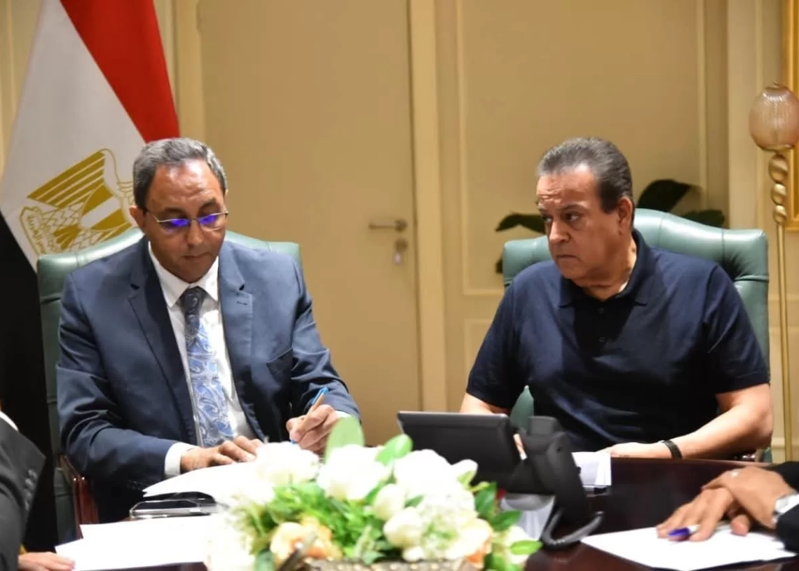 وزير الصحة يبحث مع محافظ قنا تطوير المنظومة الصحية وتحقيق نقلة نوعية في خدمات الصعيد 18 - جريدة المساء