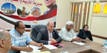 وكيل تعليم قنا يؤكد دور مجلس الأمناء كشريك أساسي في النجاح التربوي 1 - جريدة المساء