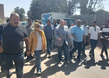 بالصور.. نائب محافظ الجيزة يتابع ميدانيا تطوير طريق الحفرية بين محور كمال عامر وأوسيم 21 - جريدة المساء