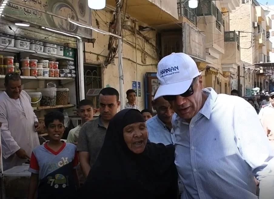 محافظ أسوان يواصل جولاته الميدانية بتفقد الأسواق والشوارع والميادين 16 - جريدة المساء محافظ أسوان يواصل جولاته الميدانية بتفقد الأسواق والشوارع والميادين 15 - جريدة المساء