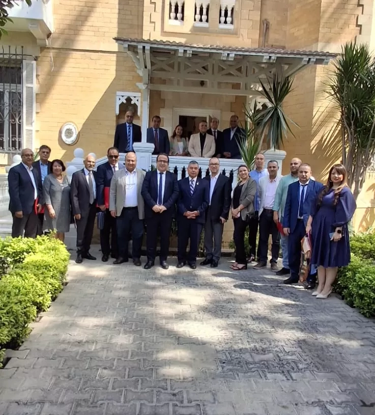 لتعزيز الروابط السياحية.. السفير الفنزويلي يلتقى ممثلي شركات السياحة المصرية 19 - جريدة المساء