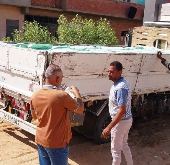 ضبط سيارة محملة بـ 5 أطنان دقيق مدعم قبل تهريبها بإدفو 19 - جريدة المساء