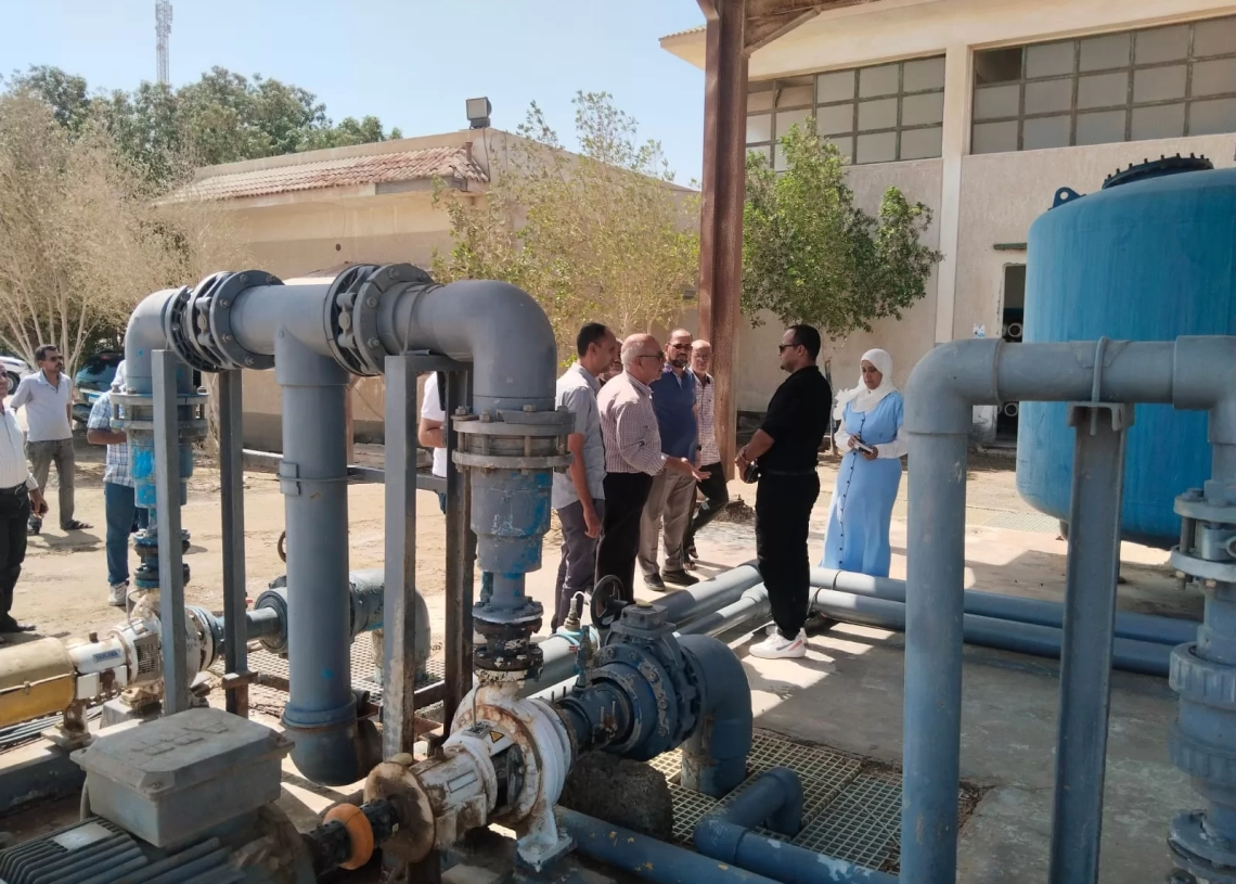 رئيس شركة مياه البحر الأحمر يواصل جولته لتفقد مواقع الشركة ويتابع سير العمل بمدينة مرسي علم 17 - جريدة المساء