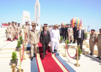 شعيب يضع  إكليل الزهور علي النصب التذكاري للجندي المجهول  احياء الذكرى   انتصارات أكتوبر المجيدة  17 - جريدة المساء