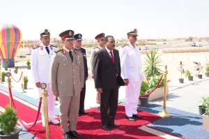 شعيب يضع  إكليل الزهور علي النصب التذكاري للجندي المجهول  احياء الذكرى   انتصارات أكتوبر المجيدة  21 - جريدة المساء