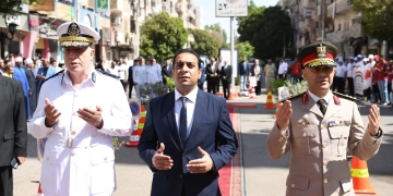 نائب محافظ قنا يضع إكليل الزهور على النصب التذكاري في ذكرى انتصارات أكتوبر المجيدة 1 - جريدة المساء