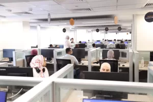 الدكتور/ عمرو طلعت وزير الاتصالات وتكنولوجيا المعلومات يفتتح مركز شركة فاوندإيفر Foundever العالمية فى محافظة الأقصر 19 - جريدة المساء