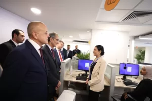 الدكتور/ عمرو طلعت وزير الاتصالات وتكنولوجيا المعلومات يفتتح مركز شركة فاوندإيفر Foundever العالمية فى محافظة الأقصر 17 - جريدة المساء