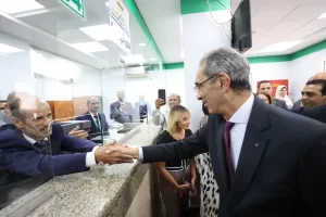 وزير الإتصالات يزور مدرسة WE للتكنولوجيا التطبيقية ومركز مبيعات قنا 20 - جريدة المساء