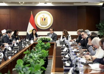 وزير الصحة يهنئ د.خالد العناني بفوزه مديرا عاما لليونسكو 17 - جريدة المساء