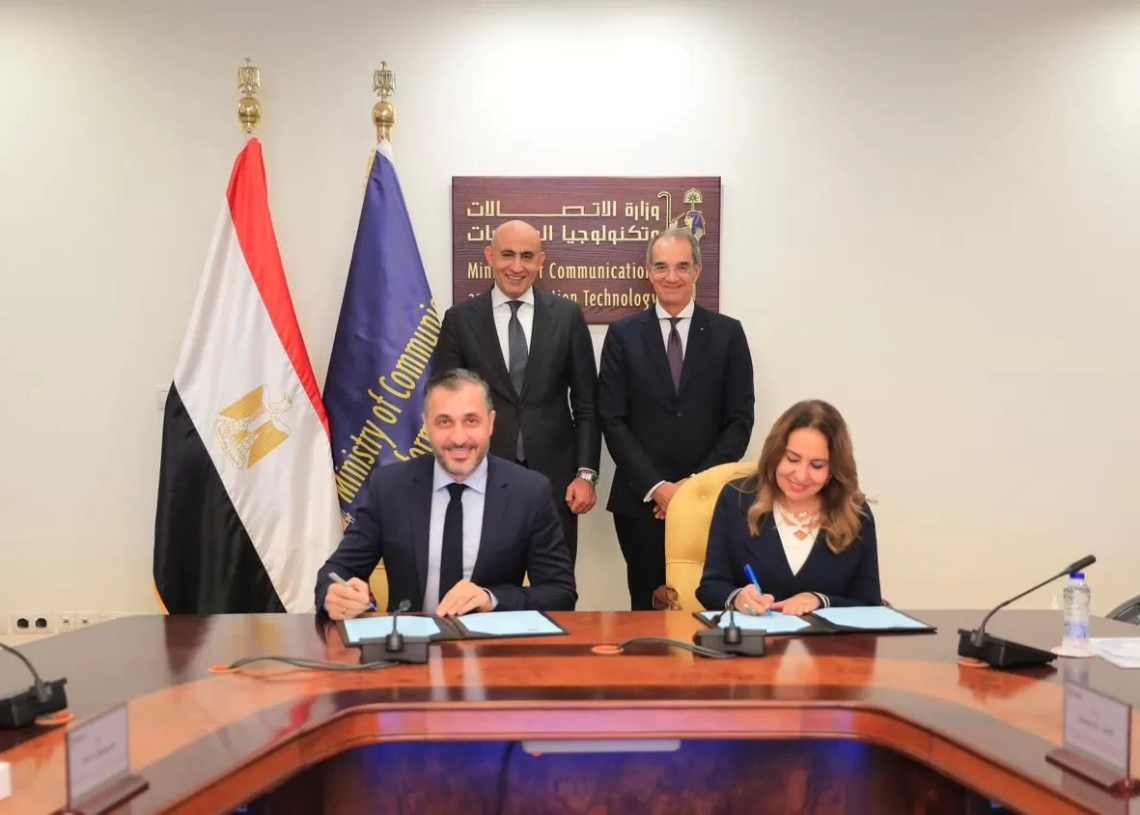 تنفيذ البرنامج العالمى الخاص بأكاديمية إتش بى للابتكار والتعليم الرقمى HP IDEA فى مدارس WE للتكنولوجيا التطبيقية بجميع محافظات الجمهورية 19 - جريدة المساء