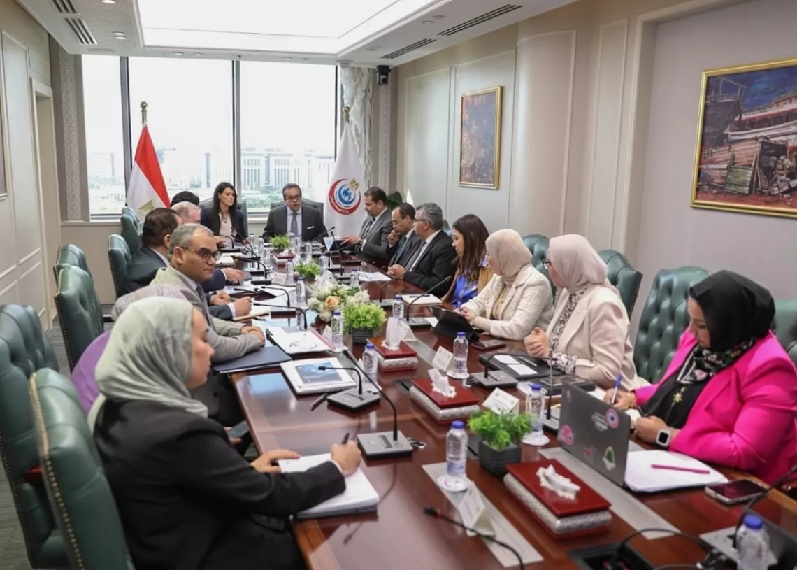 وزيرا الصحة والتخطيط والتعاون الدولي.. ناقشا  معدلات الانجاز بملف الاستثمارات وحجم الإنفاق على المشروعات والبرامج الصحية 19 - جريدة المساء